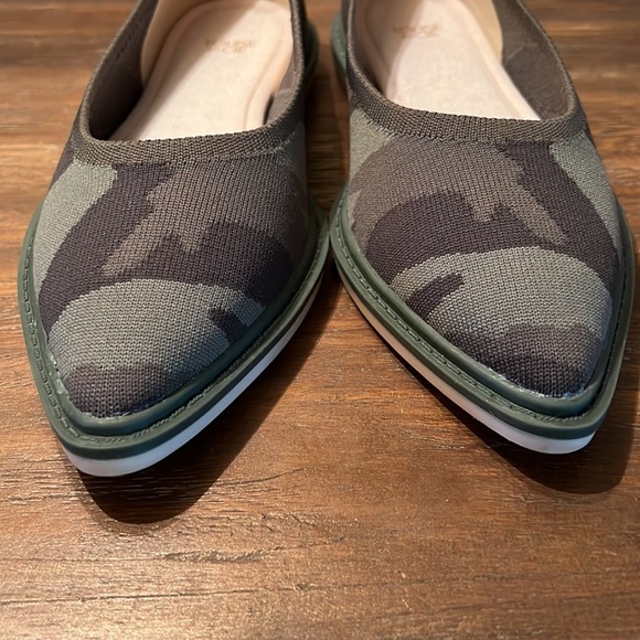 Louise et Cie Celete Pointed Toe Knit Camo Flats - Picture 11 of 11